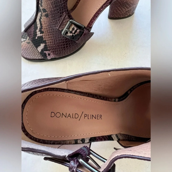Donald Pliner Fouu snake print leather shooties sandals double strap heels 8,5 - Picture 9 of 9